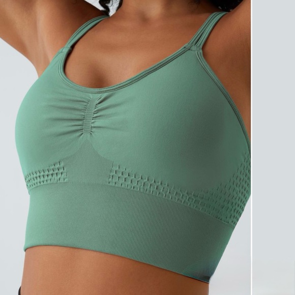 HALARA Other - NWT Halara Seamless Flow Low Sports Bra Size XS